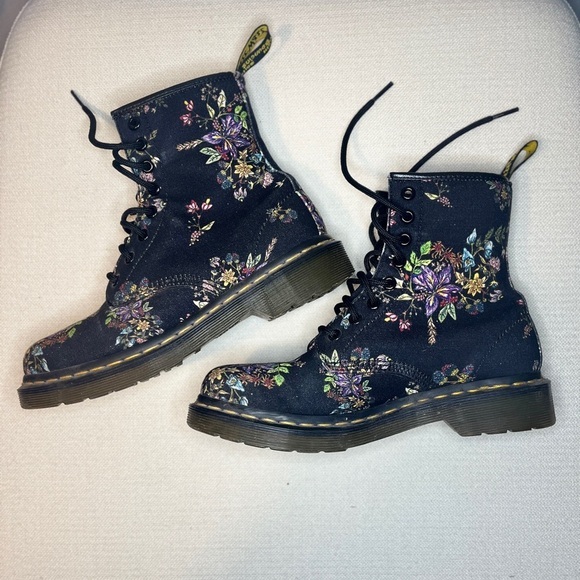 Dr. Martens Castel Boots in Black Belladonna Floral Canvas Sz 6 - Picture 4 of 10